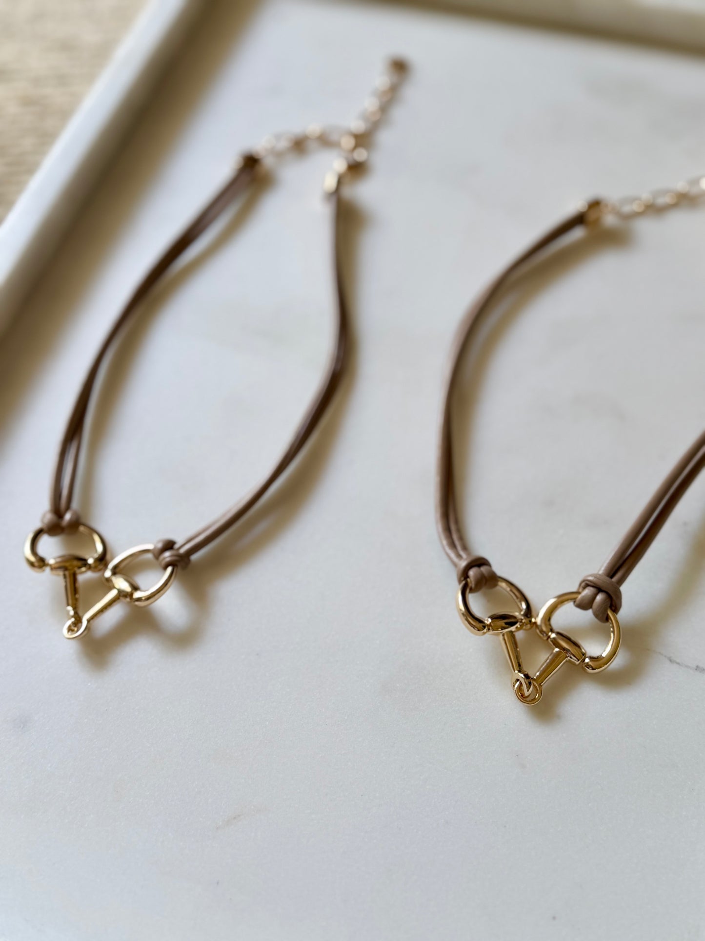 Horsebit Link Choker
