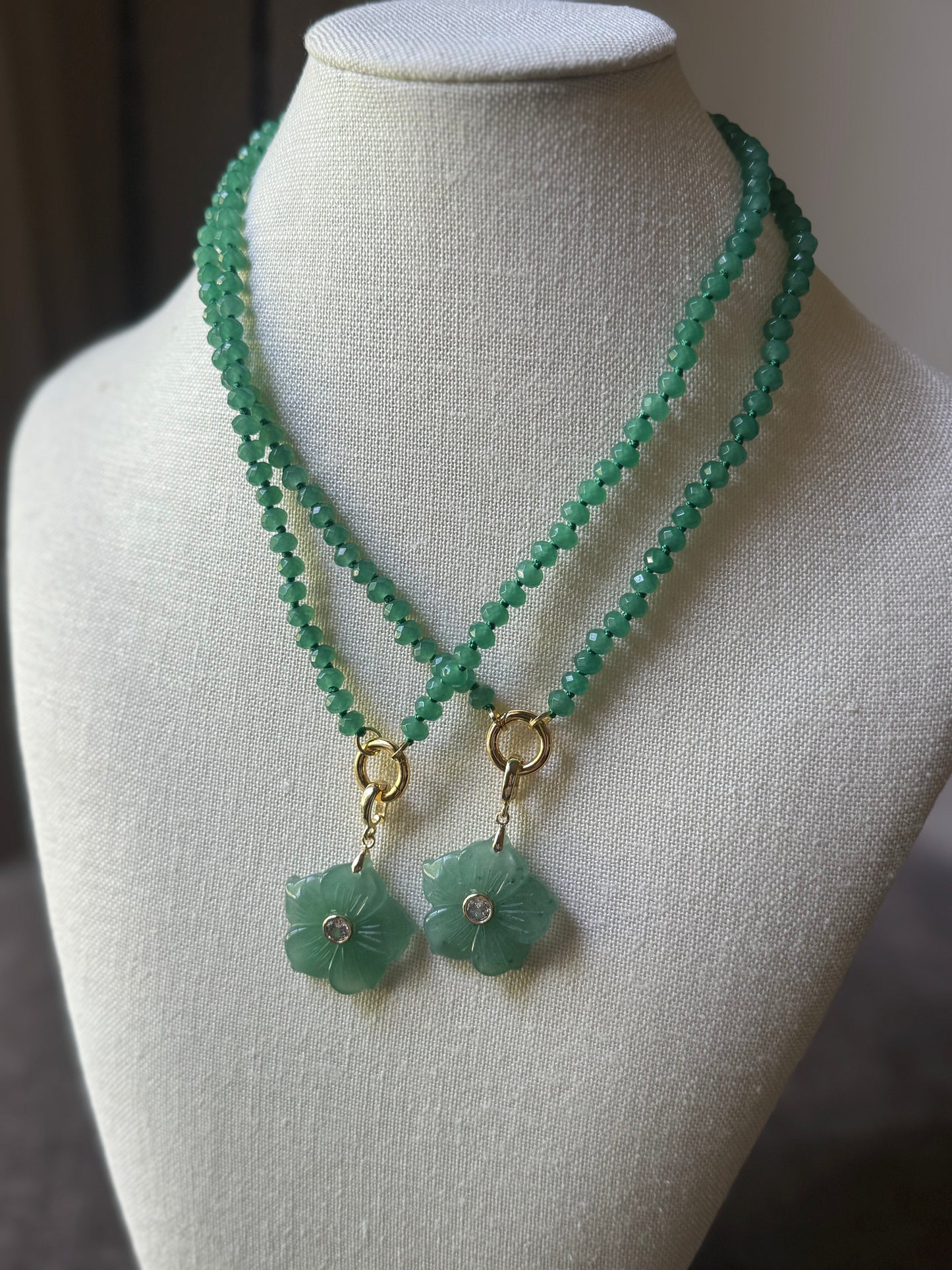 Jade Petal Beaded Necklace MAGNETIC